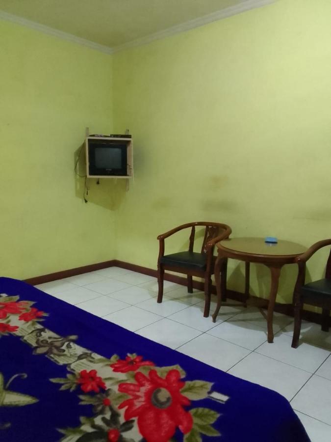 Oyo 93146 Lamin Indah Hotel Puncak Bagian luar foto