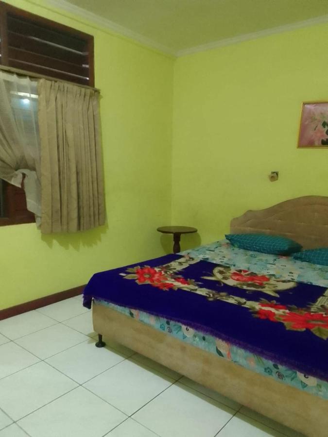 Oyo 93146 Lamin Indah Hotel Puncak Bagian luar foto