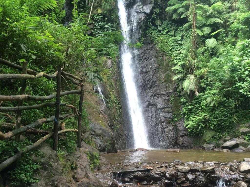 Oyo 93146 Lamin Indah Hotel Puncak Bagian luar foto